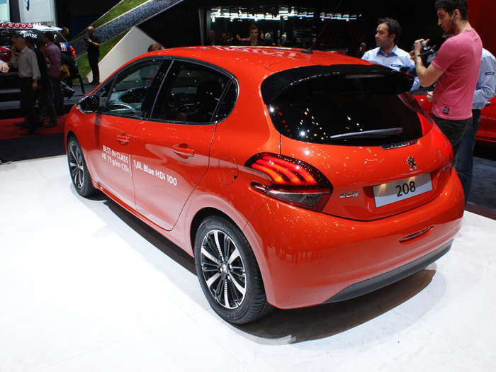 Peugeot показал обновленный 208
